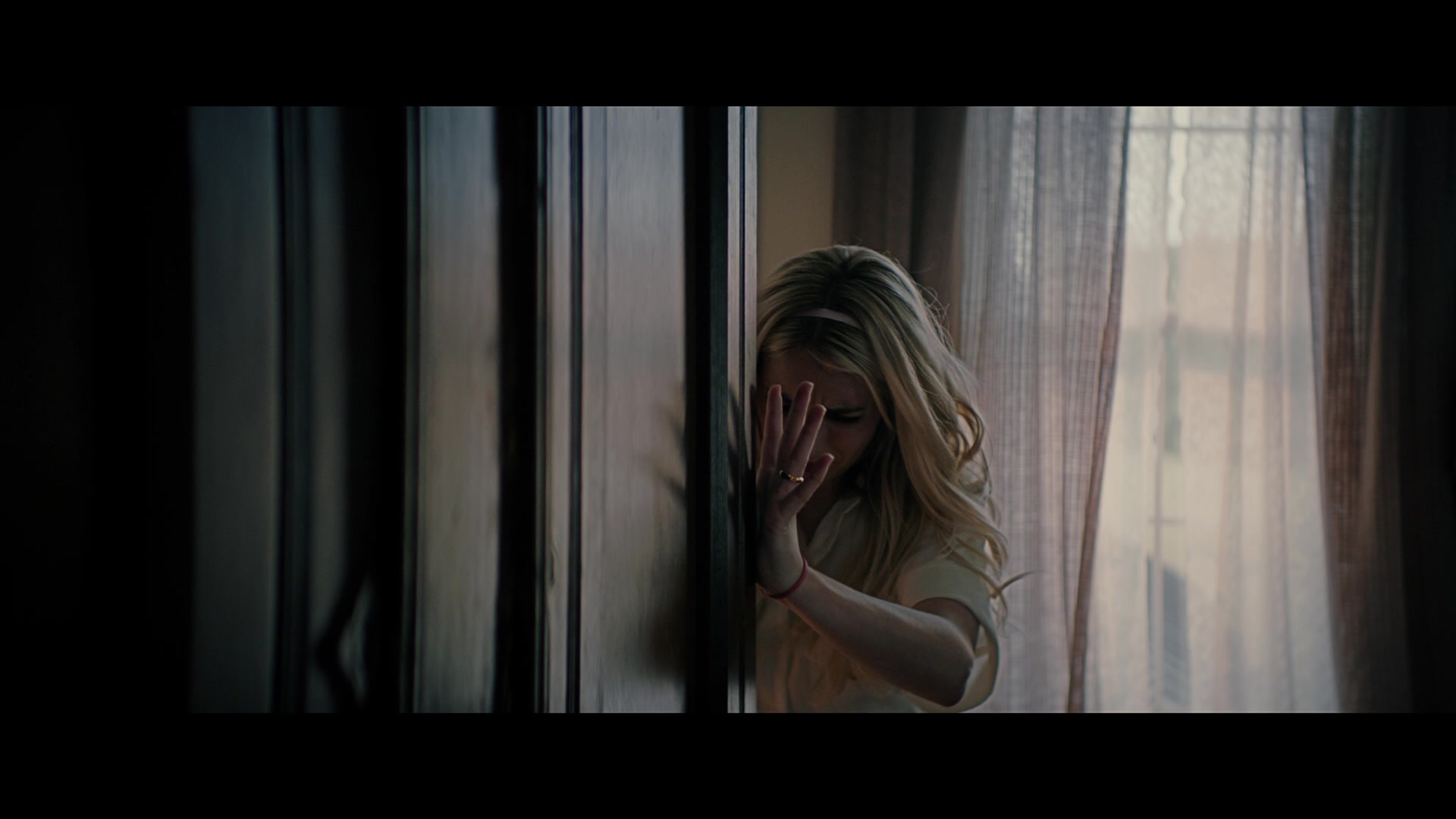 Abandoned_2022_1080p_BluRay__05532.jpg
