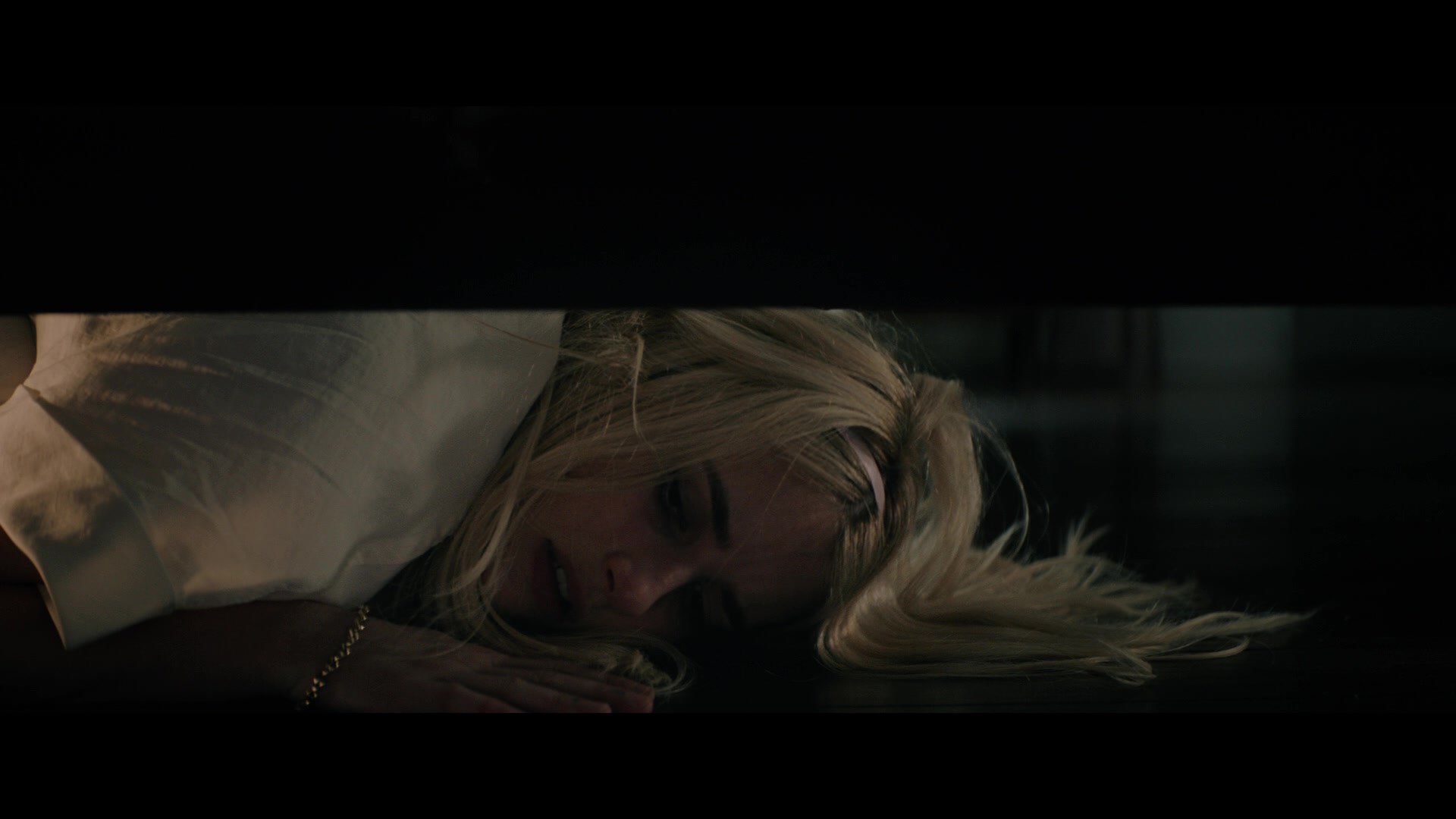 Abandoned_2022_1080p_BluRay__05624.jpg