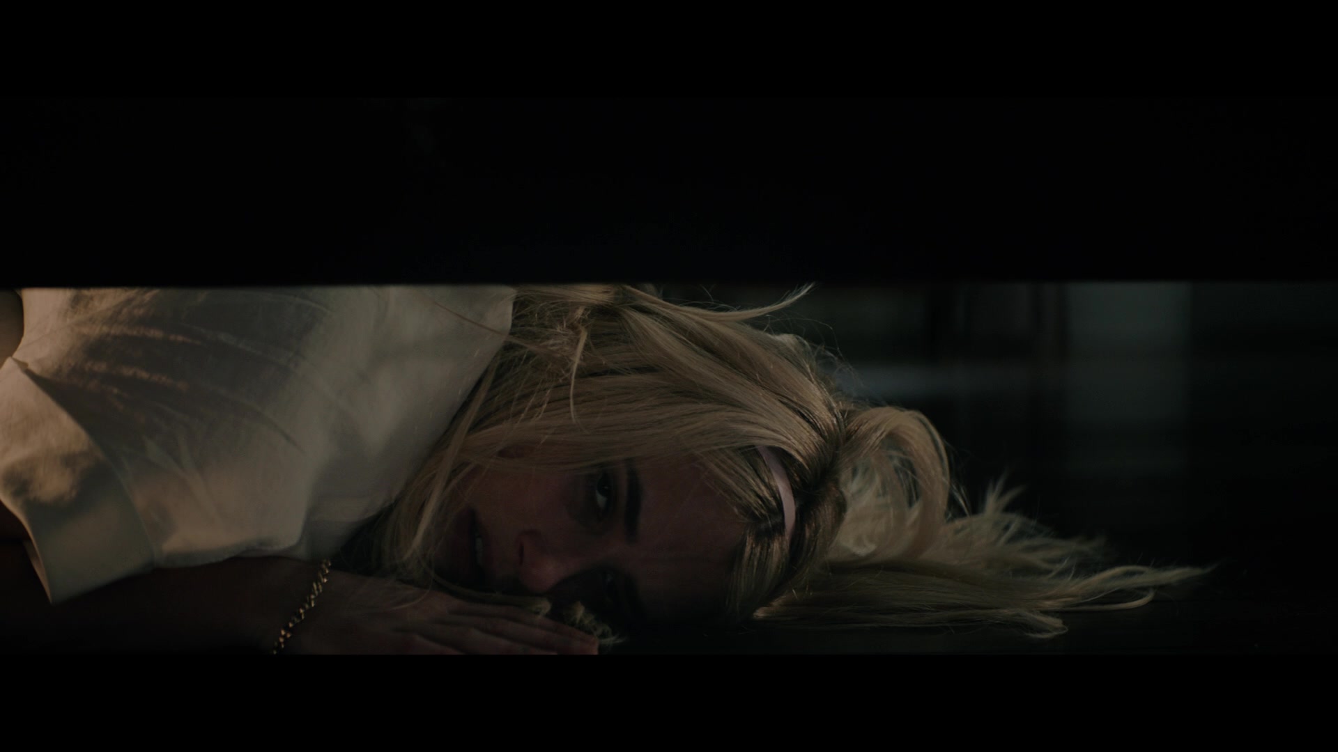 Abandoned_2022_1080p_BluRay__05626.jpg