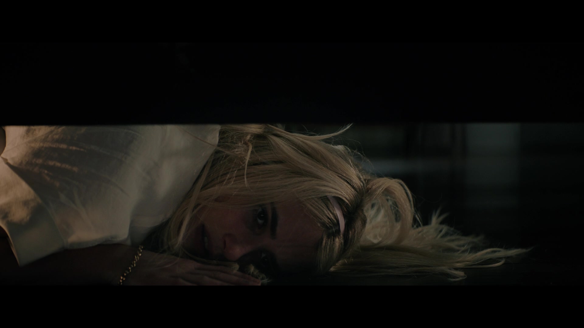 Abandoned_2022_1080p_BluRay__05627.jpg