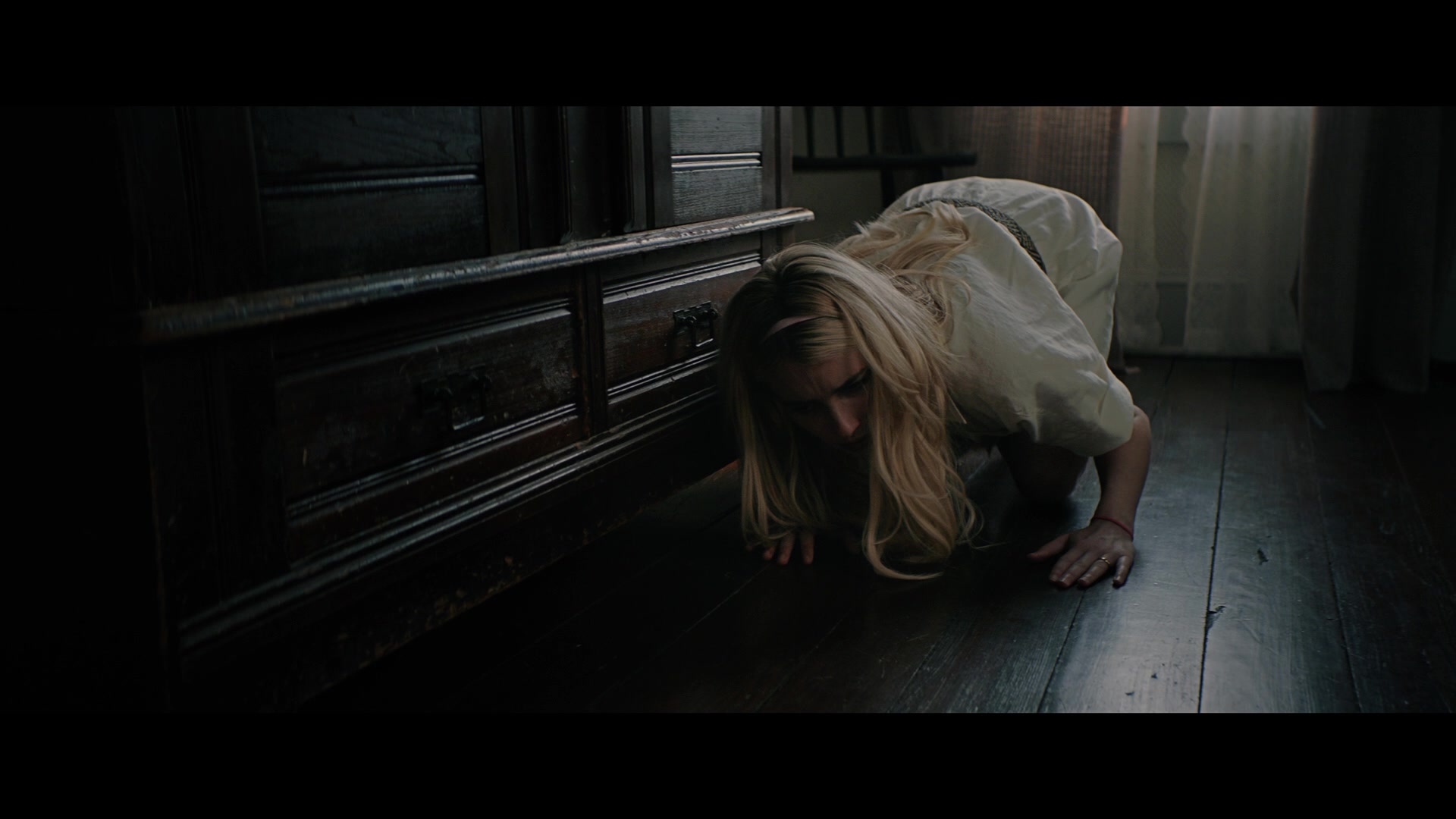 Abandoned_2022_1080p_BluRay__05635.jpg