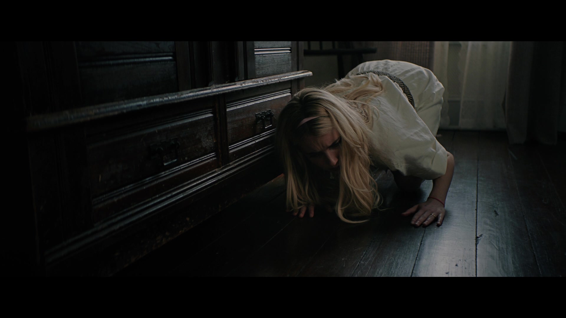 Abandoned_2022_1080p_BluRay__05643.jpg