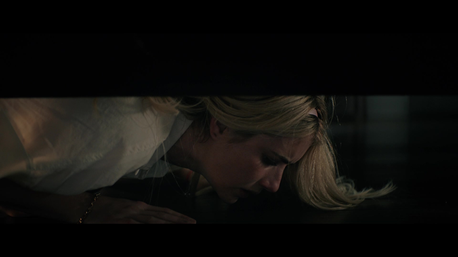 Abandoned_2022_1080p_BluRay__05659.jpg