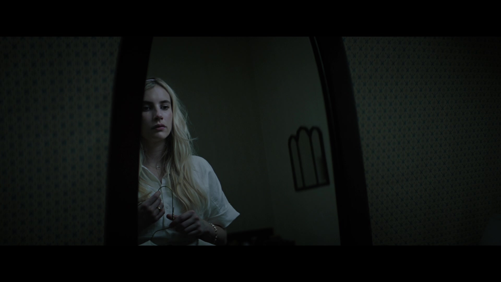 Abandoned_2022_1080p_BluRay__06199.jpg
