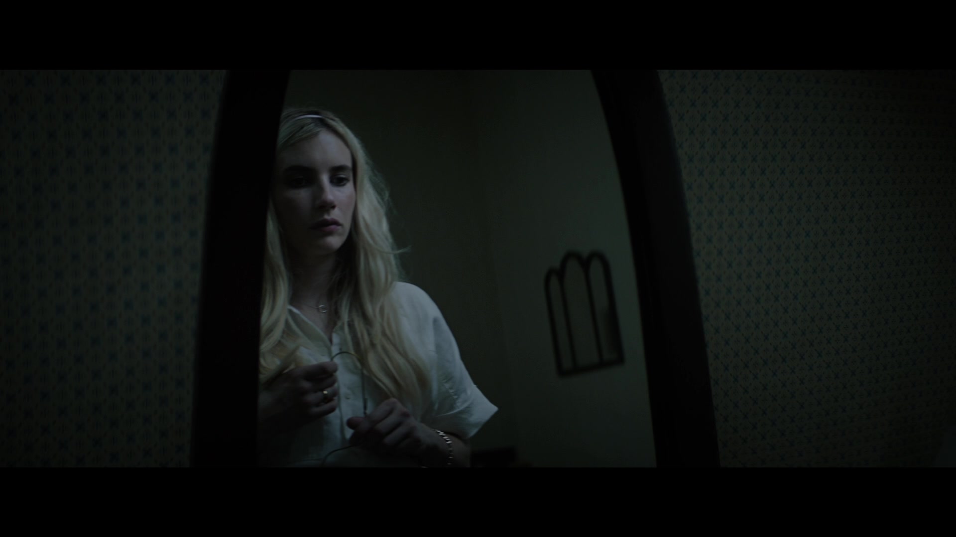 Abandoned_2022_1080p_BluRay__06202.jpg