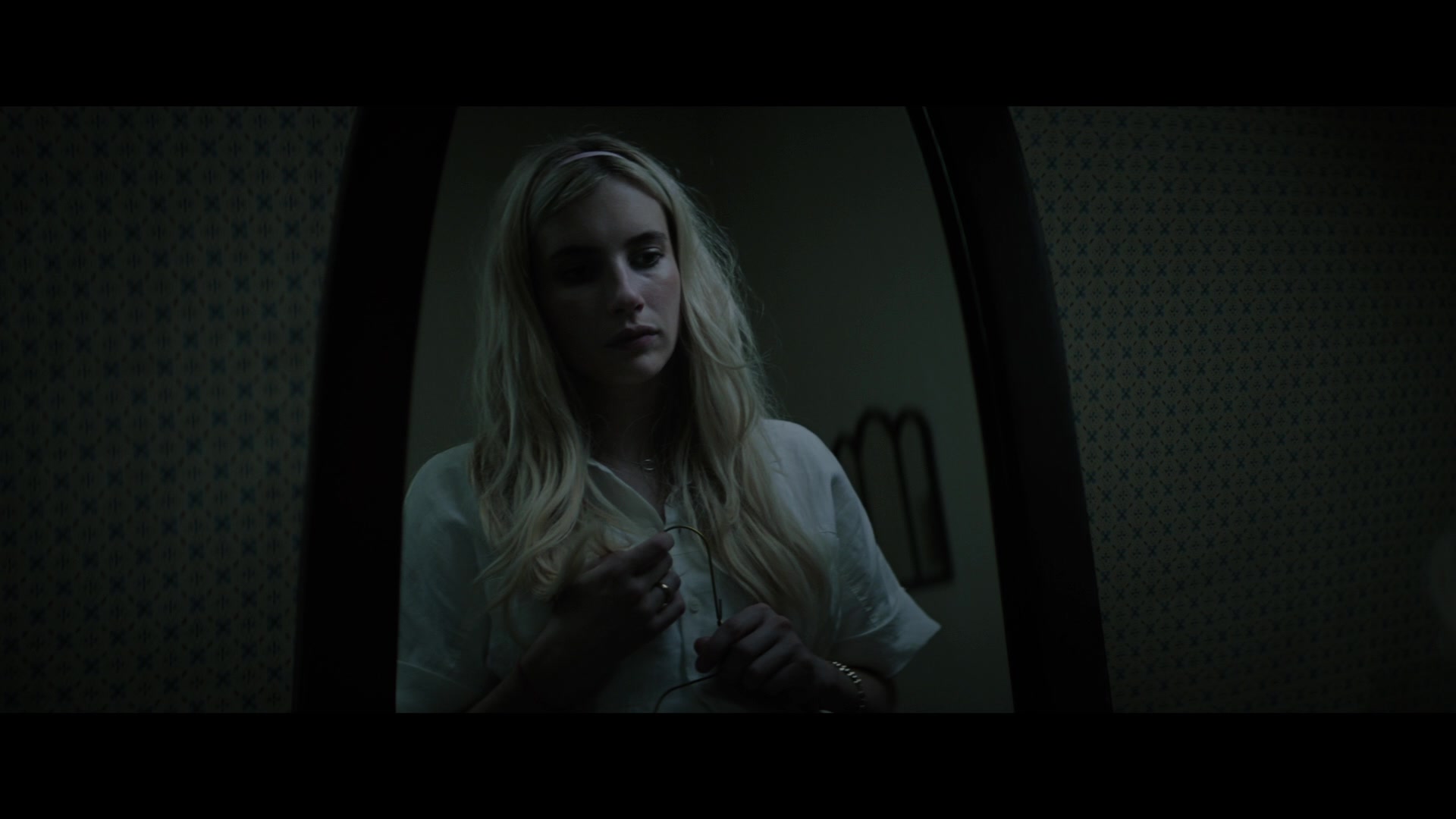 Abandoned_2022_1080p_BluRay__06205.jpg