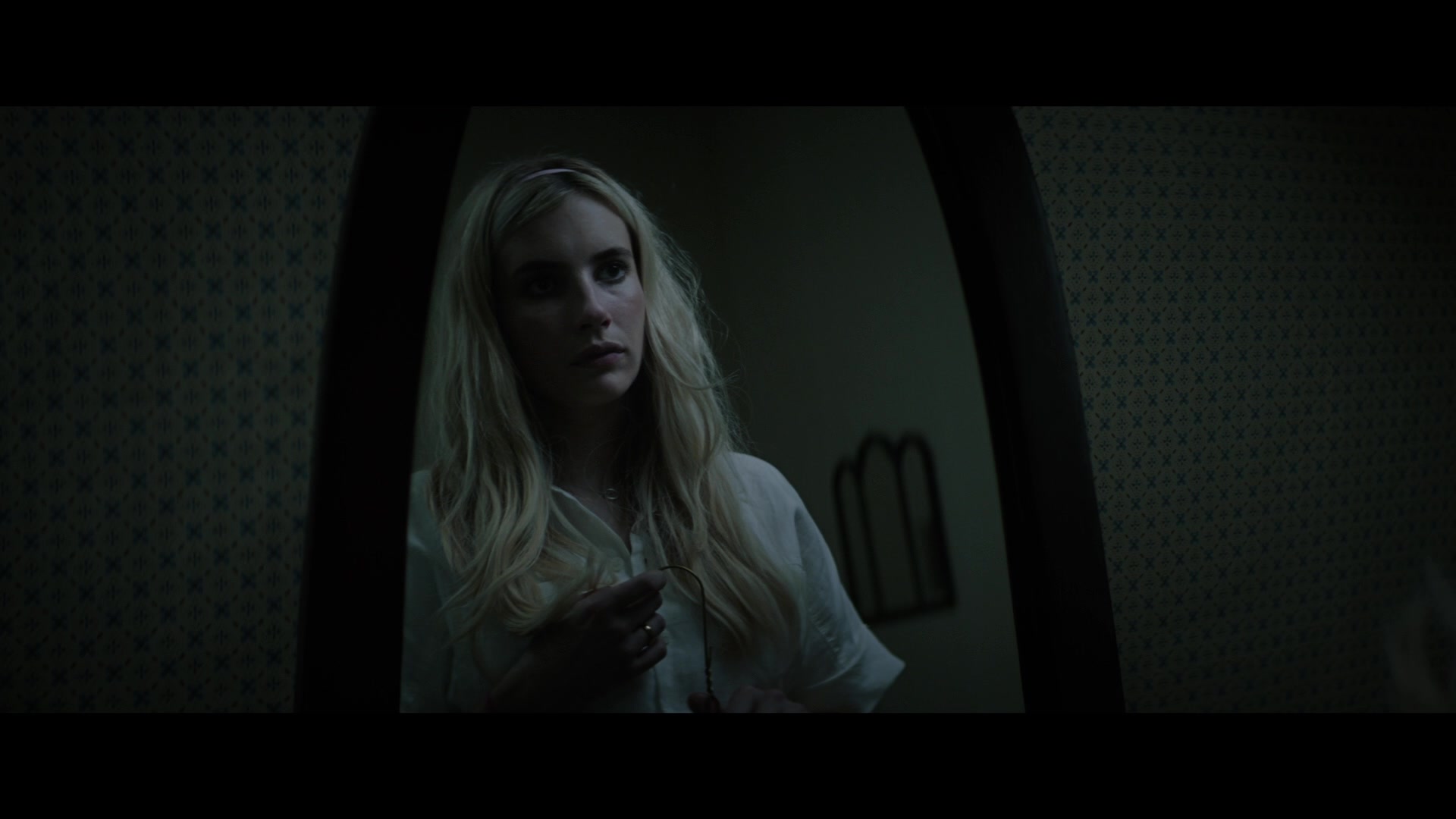 Abandoned_2022_1080p_BluRay__06207.jpg
