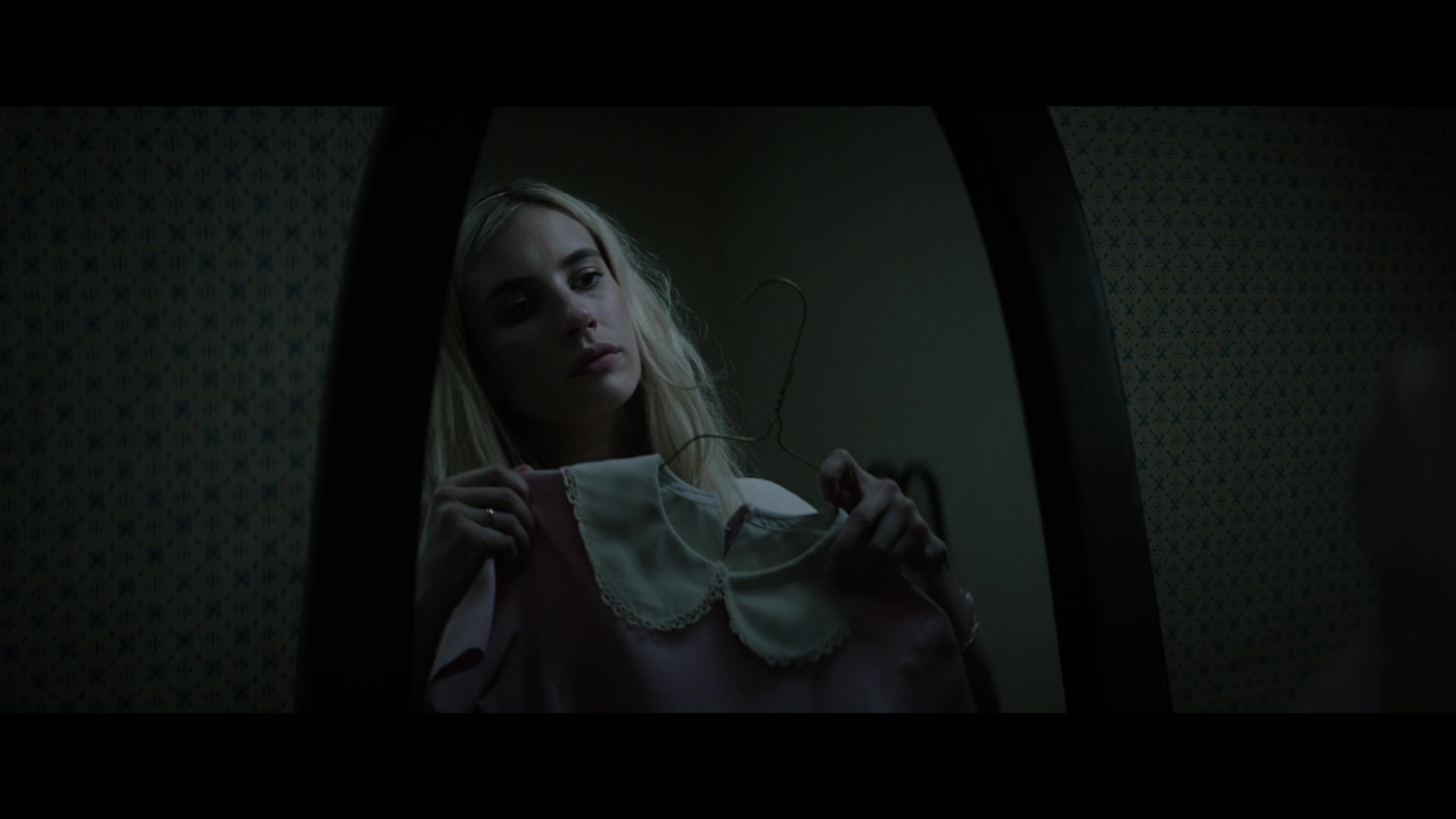 Abandoned_2022_1080p_BluRay__06211.jpg