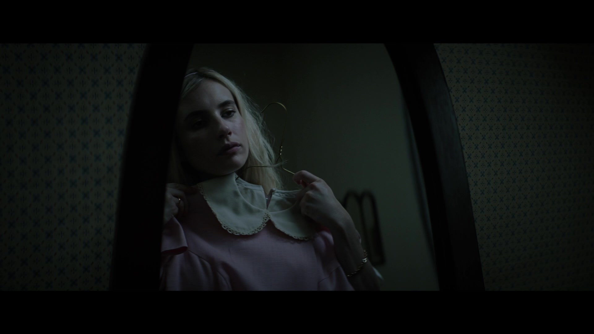 Abandoned_2022_1080p_BluRay__06214.jpg