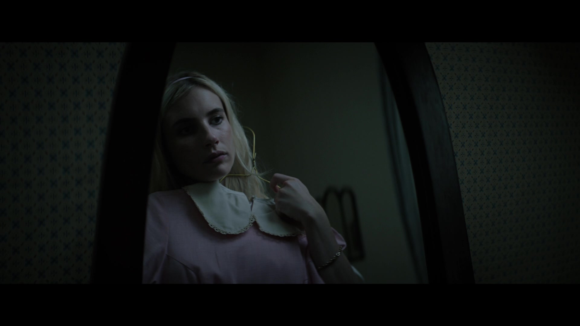 Abandoned_2022_1080p_BluRay__06217.jpg