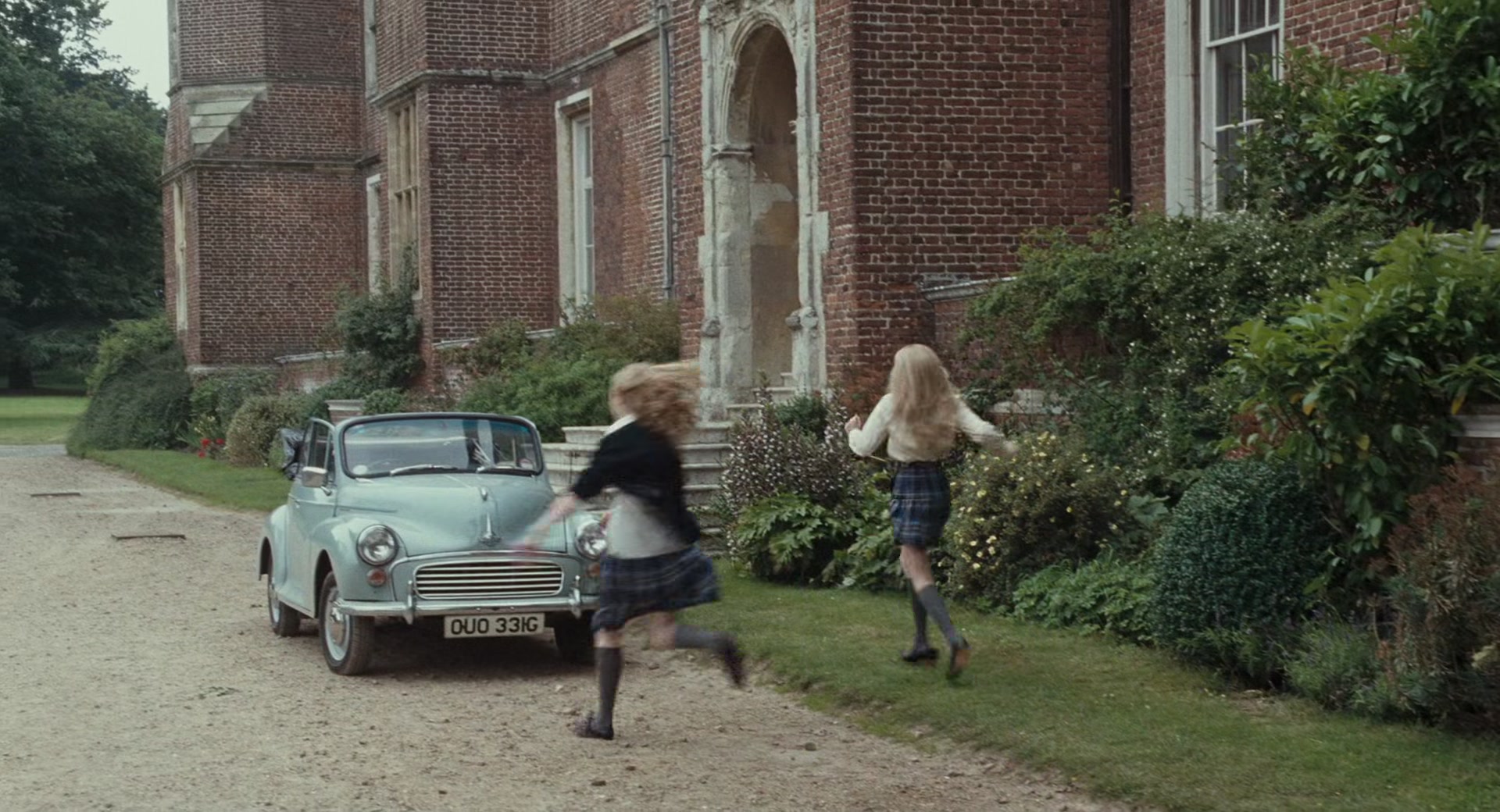 Wild_Child_2008_1080p_BluRay__05466.jpg