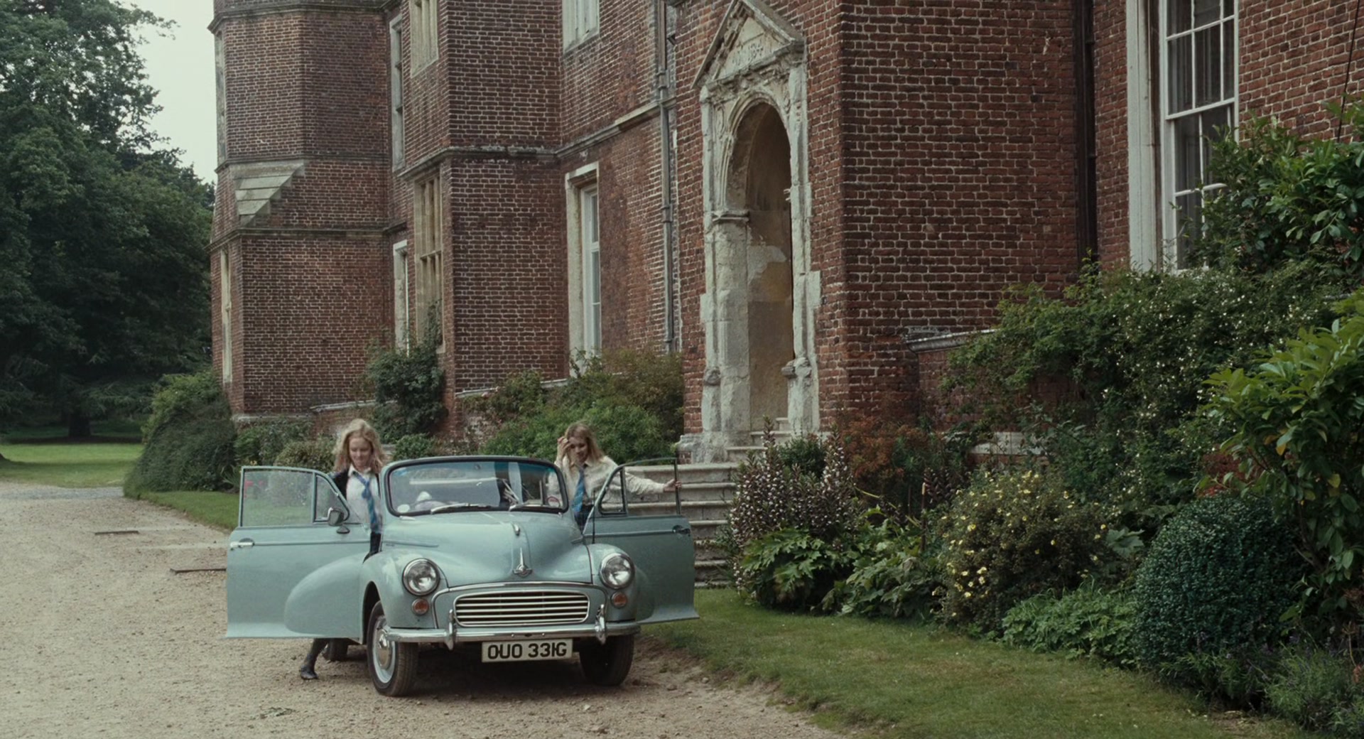 Wild_Child_2008_1080p_BluRay__05474.jpg