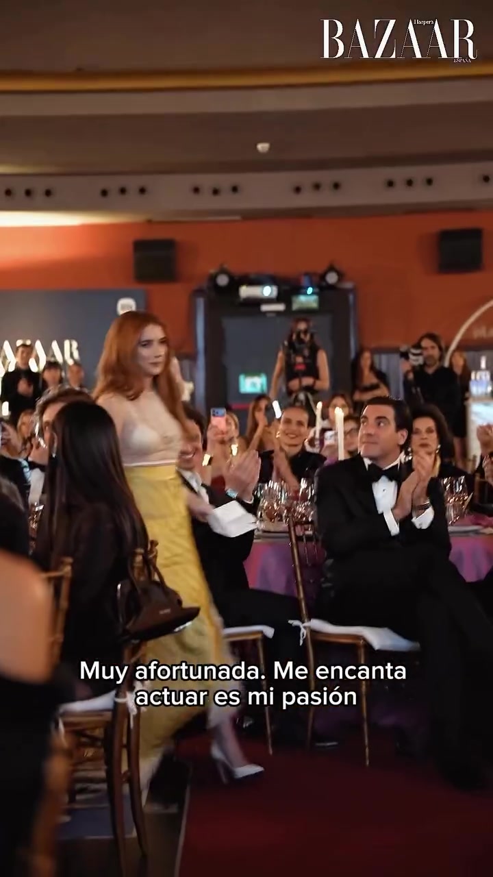 BazaarWomenAwardsSpain_RedCarpet_Interview_IHER_000104.jpg